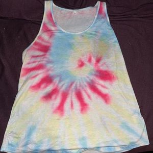 Tie-dye tank top flows